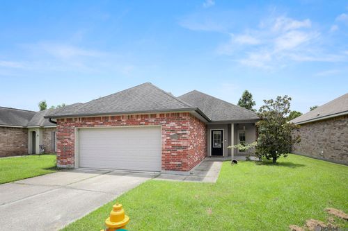 6742 Silver Springs Dr, Greenwell Springs, LA, 70739-4032 | Card Image