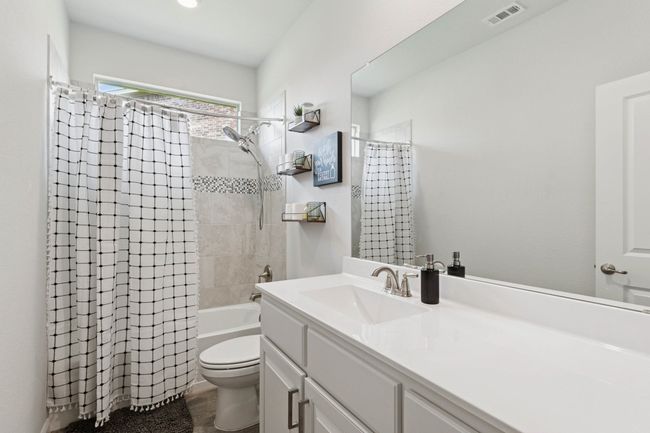 Full bath with vanity and shower / bath combo | Image 20