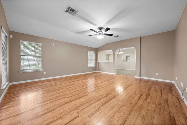 Living Room | Image 19