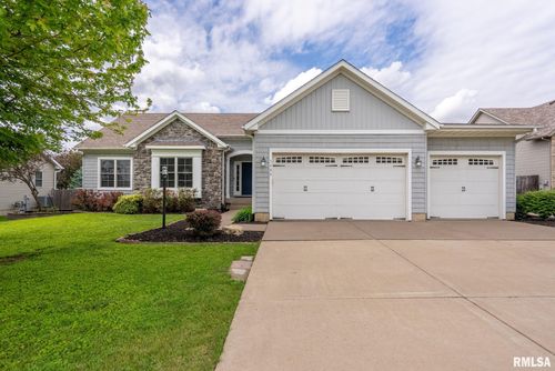 3484 Field Sike Dr, Bettendorf, IA, 52722-6601 | Card Image