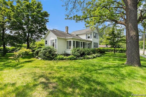 1111 W Park St, Lapeer, MI, 48446-1940 | Card Image