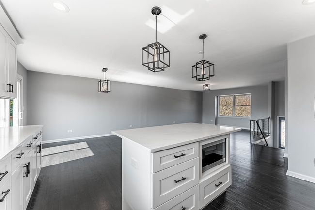 105 Roxborough Pl, Home with 4 bedrooms, 3 bathrooms and 2 parking in Inverness IL | Image 5