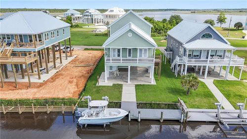 4027 Borneo St, Bay St. Louis, MS, 39520-7619 | Card Image