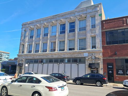 2j-1019 W Jackson Blvd, Chicago, IL, 60607-2918 | Card Image