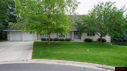 10 Cortland Cir, New Ulm, MN, 56073-3351 | Card Image