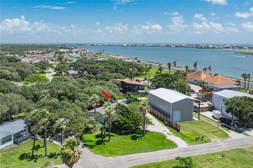 1604 Victoria Ave, Rockport, TX, 78382-3136 | Card Image