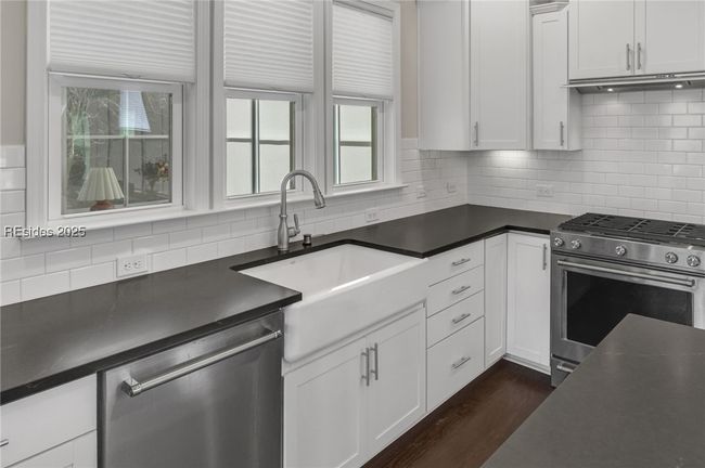 Kohler Farm sink- 35 inches | Image 6