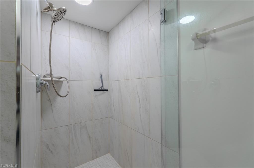 Residential in NAPLES 5