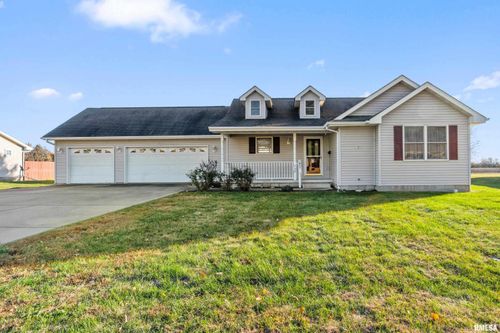 700 W Dean St, Virden, IL, 62690-1357 | Card Image