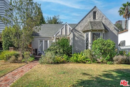 6249 Del Valle Dr, Los Angeles, CA, 90048-5305 | Card Image