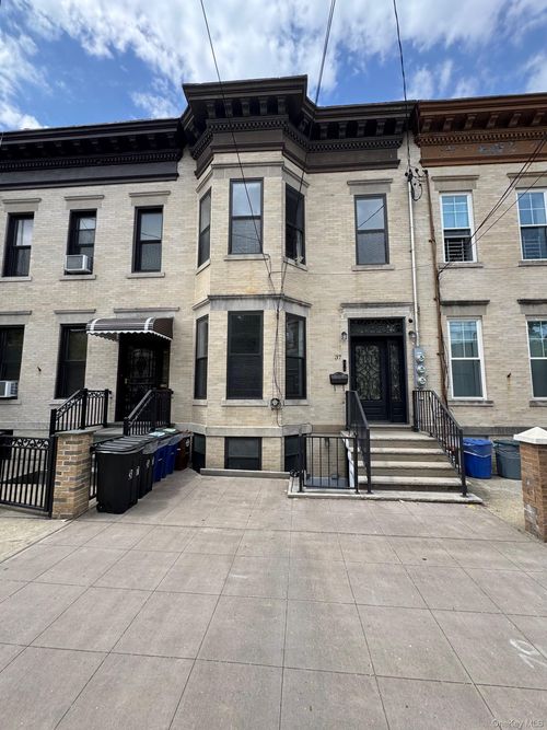 37 Apollo St, Brooklyn, NY, 11222-4501 | Card Image