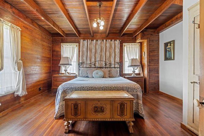 202 S Bowie St, Home with 5 bedrooms, 6 bathrooms and 1 parking in Fredericksburg TX | Image 17