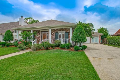 725 Marlene Dr, Gretna, LA, 70056-7639 | Card Image