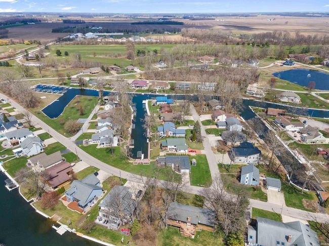 8006 E Cherokee Rd, House other with 3 bedrooms, 2 bathrooms and null parking in Syracuse IN | Image 34