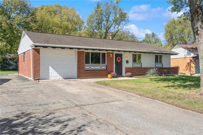 209 W Routzong Drive, House other with 3 bedrooms, 1 bathrooms and null parking in Fairborn OH | Image 3