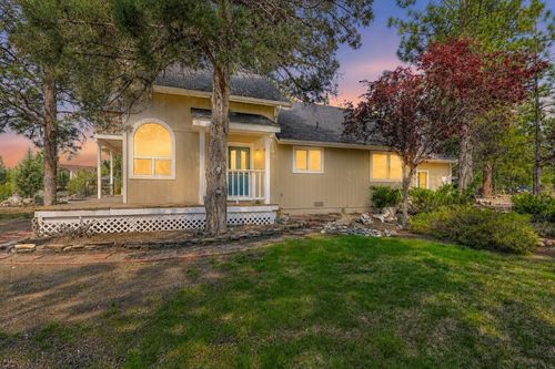 5103 Indian Island Dr, Weed, CA, 96094-9211 | Card Image