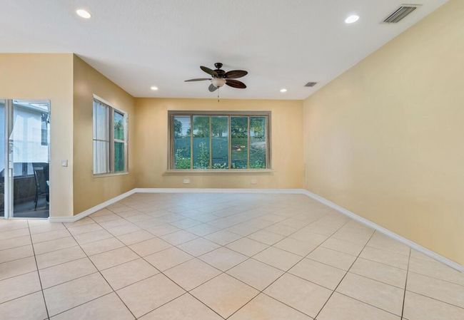 7562 Starfish Reef Ln, House other with 3 bedrooms, 2 bathrooms and null parking in Lake Worth FL | Image 6
