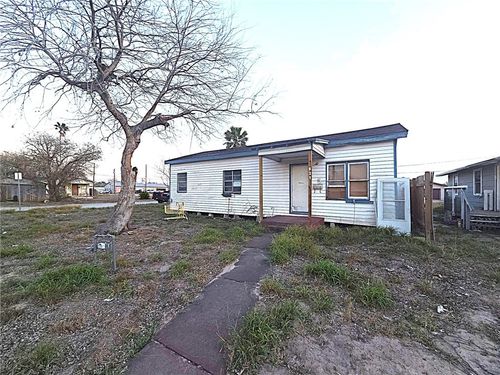 921 E A Ave, Kingsville, TX, 78363-3979 | Card Image