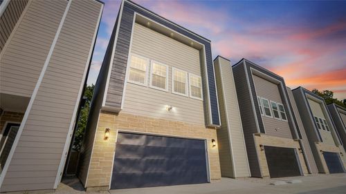 e-825 Paul Quinn St, Houston, TX, 77091-0014 | Card Image