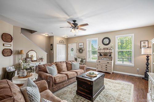 32747 Fairgrove St, New Haven, MI, 48048-3305 | Card Image