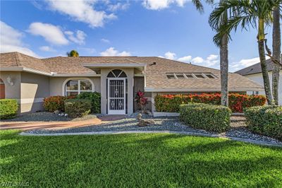 2607 Se 23rd Avenue, House other with 3 bedrooms, 2 bathrooms and null parking in Cape Coral FL | Image 1