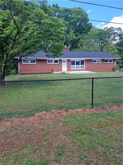 344 Country Club Dr, State Road, NC, 28676-8904 | Card Image