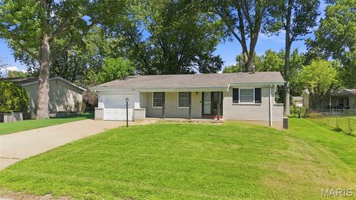 1331 Coppergate Ln, Saint Louis, MO, 63138-2329 | Card Image