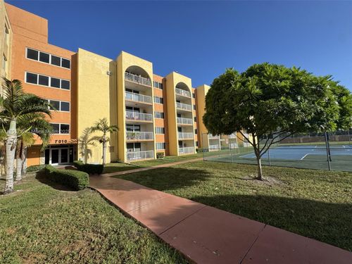 107-7010 Nw 186th St, Hialeah, FL, 33015 | Card Image