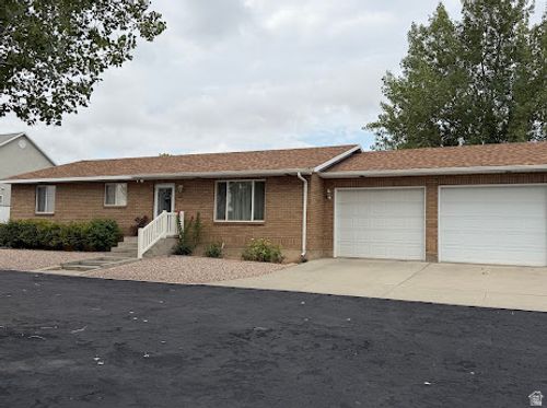 512 S 2500 W, Vernal, UT, 84078-8933 | Card Image