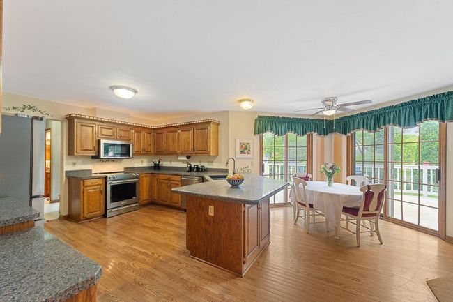 N31W7262 Lincoln Boulevard, House other with 5 bedrooms, 3 bathrooms and null parking in Cedarburg WI | Image 8