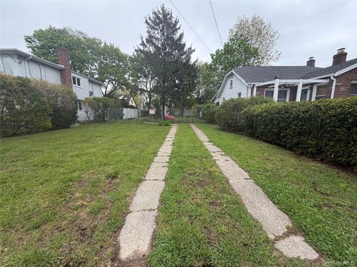 2547 Southard Ave, Oceanside, NY, 11572-1526 | Card Image