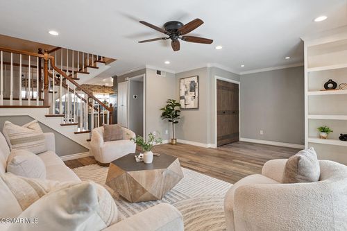 27452 Rondell St, Agoura Hills, CA, 91301-2456 | Card Image