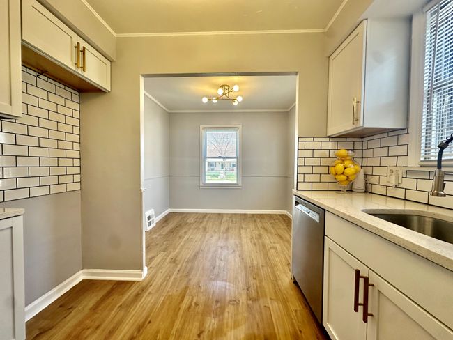 19412 Kenosha St, House other with 3 bedrooms, 1 bathrooms and null parking in Harper Woods MI | Image 6