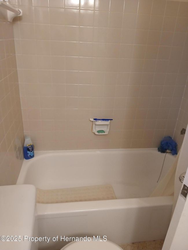 7404 Acorn Cir, House other with 2 bedrooms, 2 bathrooms and null parking in SPRING HILL FL | Image 25