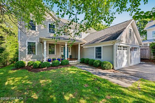 4 Sickle Bar Ln, Riverside, CT, 06878-1515 | Card Image