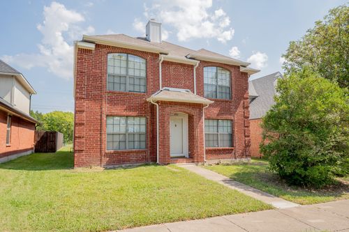 832 Winding Creek Dr, Mesquite, TX, 75149-6872 | Card Image