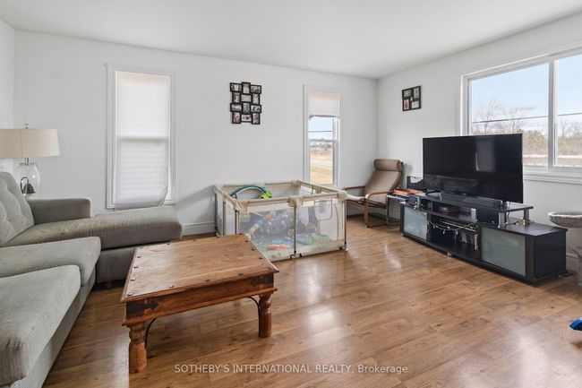 404 County Rd 29, House other with 3 bedrooms, 2 bathrooms and 10 parking in Toledo ON | Image 11