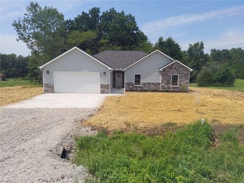 310 Ne 51st Rd, Warrensburg, MO, 64093-7490 | Card Image