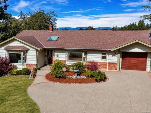 860 Falaise Cres, Saanich, BC, V8Y1A1 | Card Image