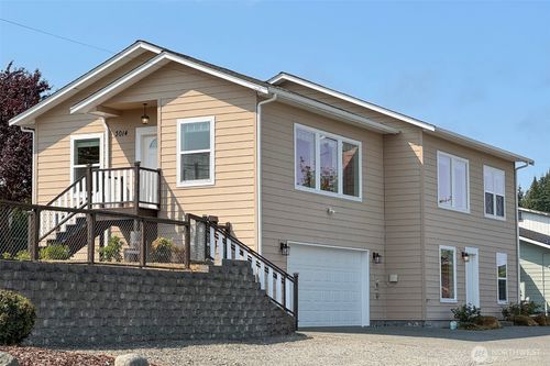 3014 S Peabody St, Port Angeles, WA, 98362-6947 | Card Image