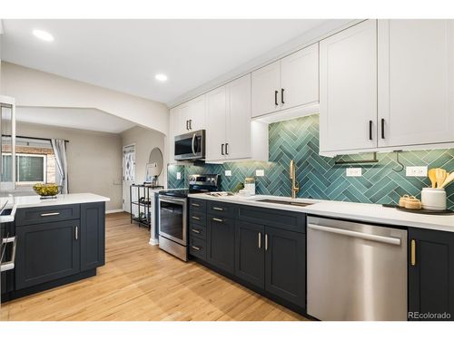 apt-c-33 N Pennsylvania St, Denver, CO, 80203-6114 | Card Image