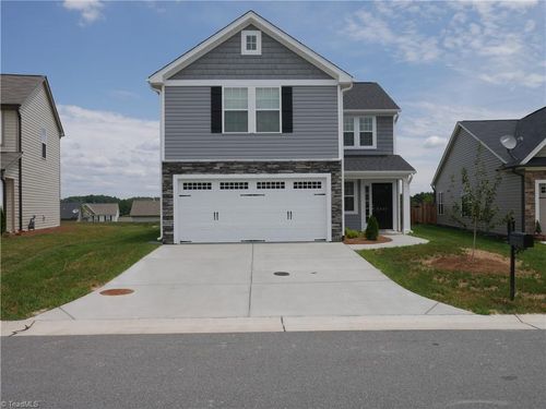 5733 Midstream Cir, Clemmons, NC, 27012-9691 | Card Image