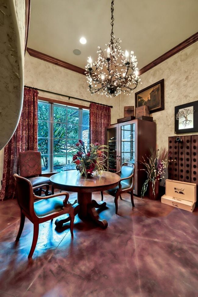 565 Lost Hunters Cyn, House other with 5 bedrooms, 5 bathrooms and 3 parking in China Spring TX | Image 22