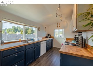 Residential in Lakeside 4