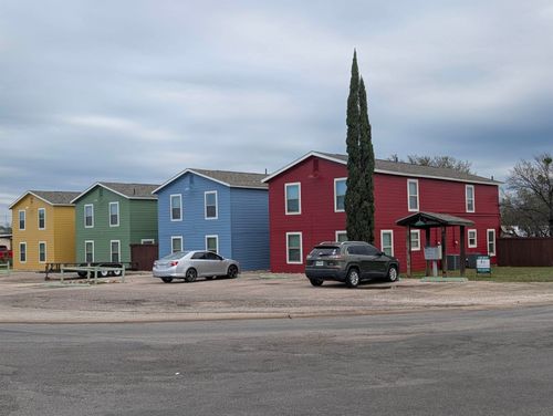 307 S Avenue S, Marble Falls, TX, 78654-6144 | Card Image