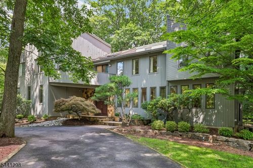 28 Tammy Hill Trl, Randolph, NJ, 07869-4555 | Card Image