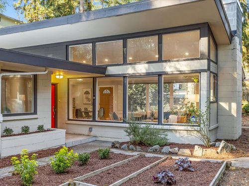 14807 Stone Ave N, Shoreline, WA, 98133-6219 | Card Image