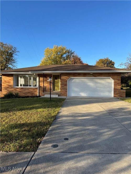 4314 Stary Dr, Parma, OH, 44134-5829 | Card Image