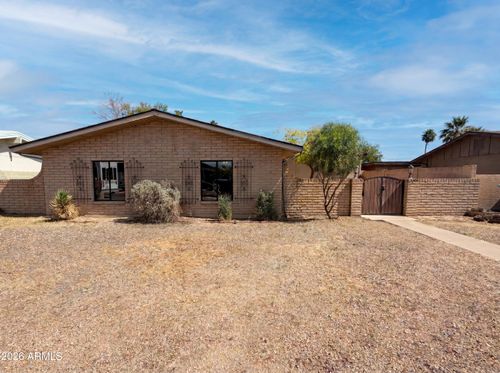 2326 W Paradise Dr, Phoenix, AZ, 85029-3427 | Card Image