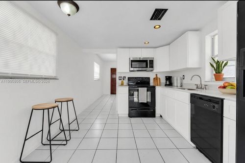 k-4-321 Sw 1st Ct, Pompano Beach, FL, 33060-4602 | Card Image